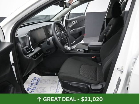Used 2024 Kia Sportage LX image 32