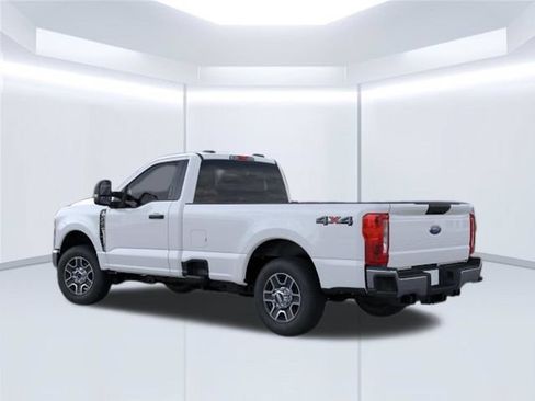 Used 2025 Ford F350 XLT AWD/4WD image 4