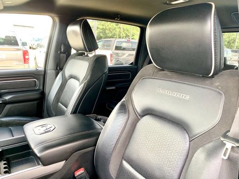 Used 2025 RAM 1500 Laramie AWD/4WD image 16