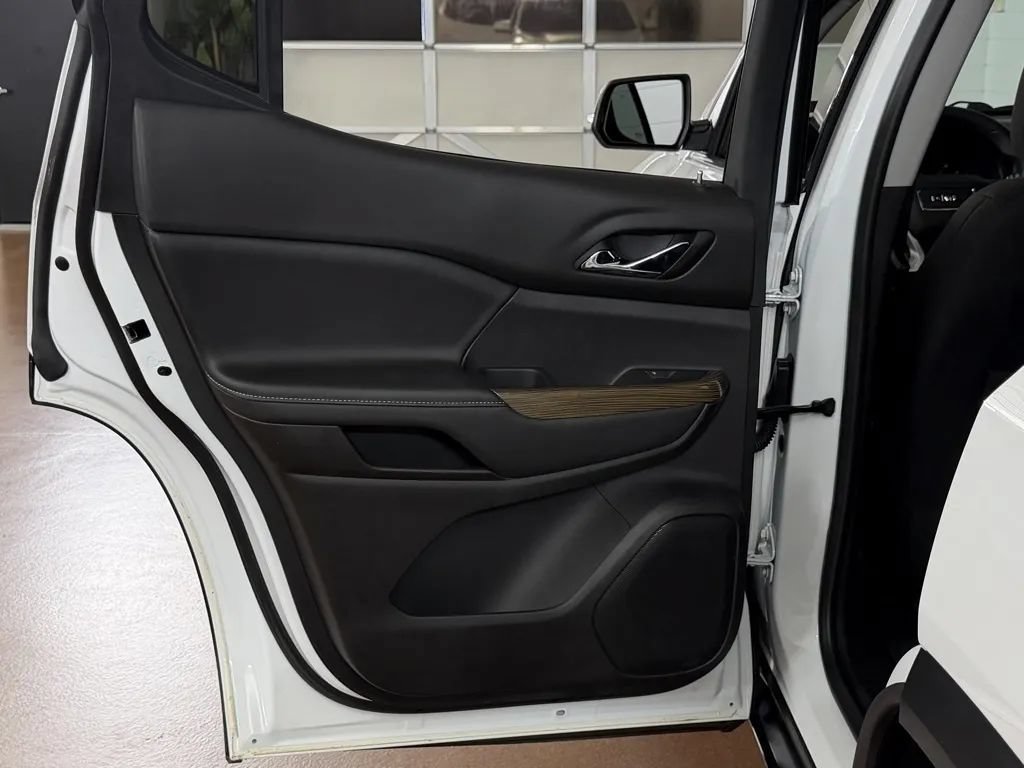 Used 2022 GMC Acadia SLE w/ Driver Convenience Package AWD/4WD image 32