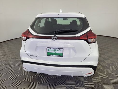 Used 2021 Nissan Kicks S FWD image 7