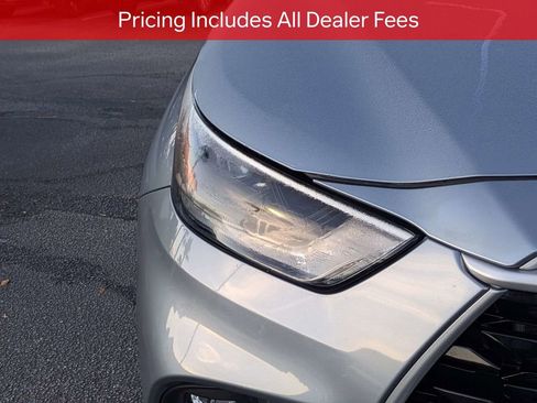 Certified 2024 Toyota Highlander XLE FWD image 11