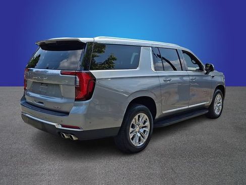 Used 2025 GMC Yukon XL Denali AWD/4WD image 4