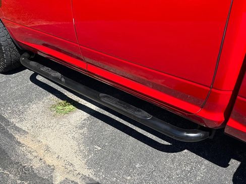 Used 2017 RAM 1500 Express AWD/4WD image 10