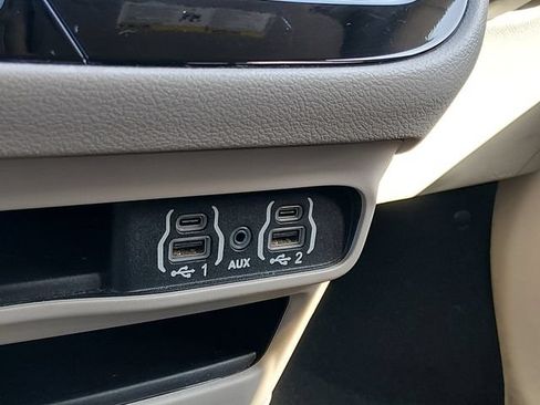 Used 2023 Chrysler Voyager LX FWD image 22