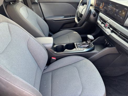 Certified 2025 Kia K4 FWD image 31