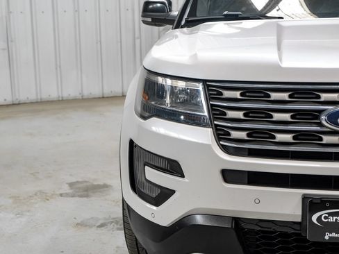 Used 2016 Ford Explorer XLT w/ Equipment Group 202A FWD image 47