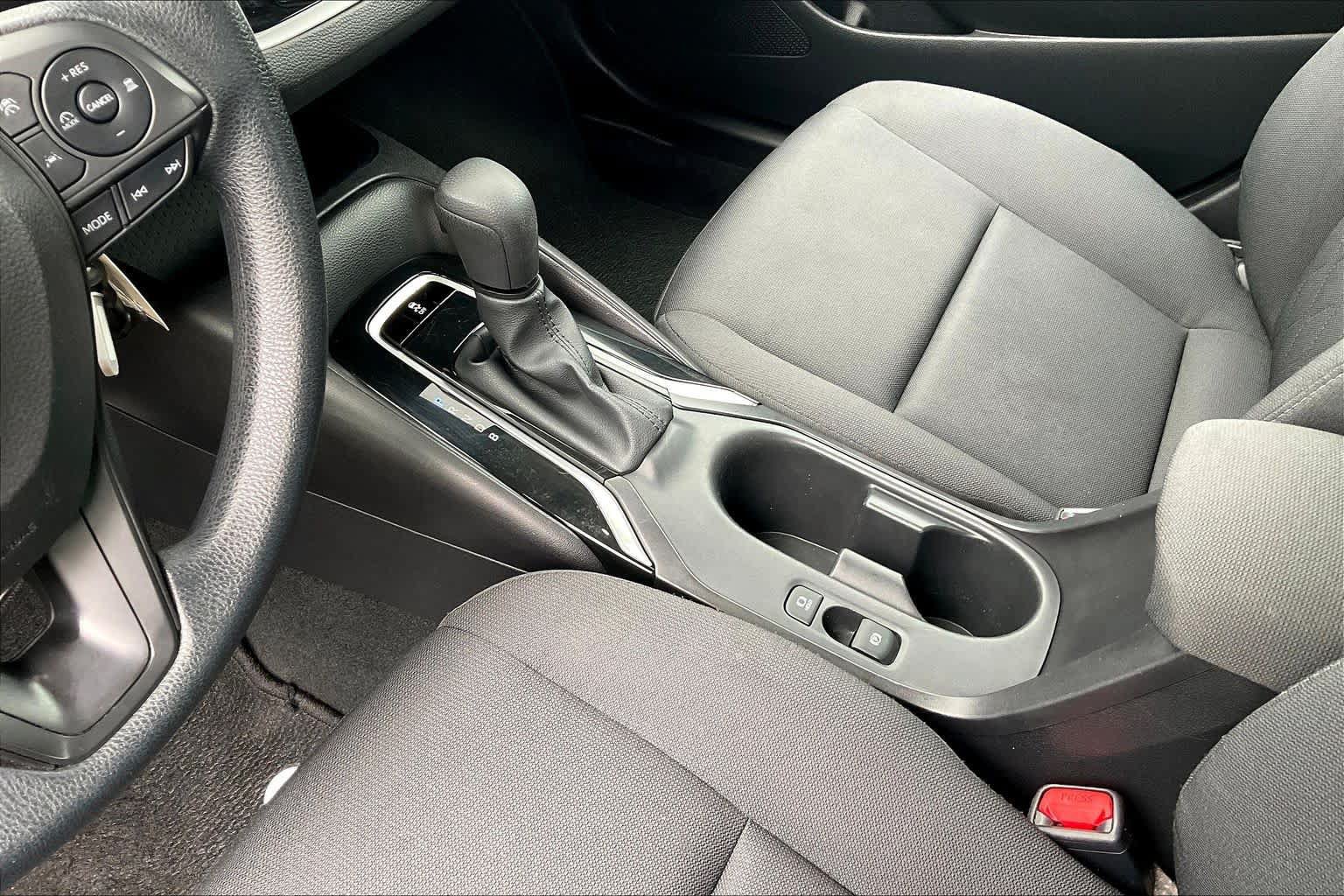 Used 2025 Toyota Corolla LE FWD image 16