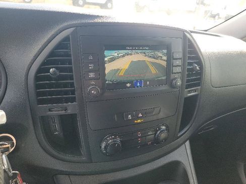 Used 2023 Mercedes-Benz Metris image 15