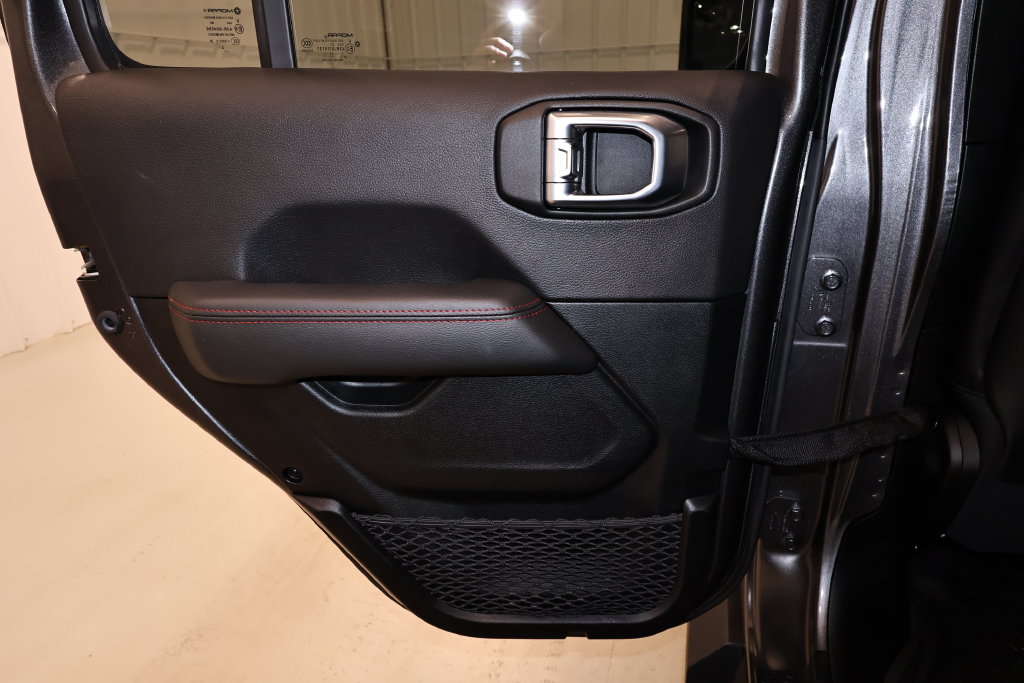 Used 2023 Jeep Gladiator Rubicon w/ LED Lighting Group AWD/4WD image 15