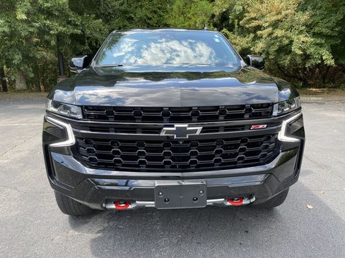 Used 2023 Chevrolet Suburban Z71 w/ Luxury Package AWD/4WD image 3