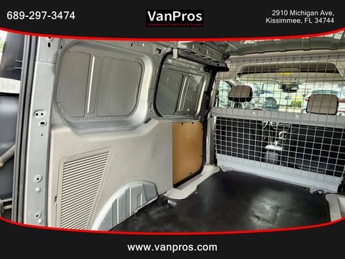 Used 2023 Ford Transit Connect XLT image 11