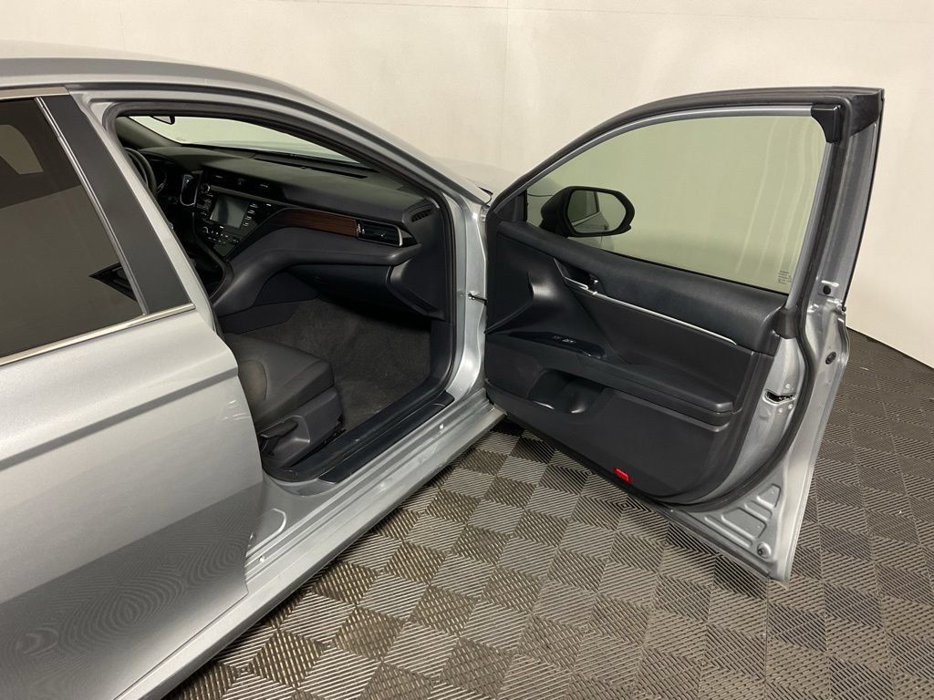 Used 2020 Toyota Camry LE FWD image 34