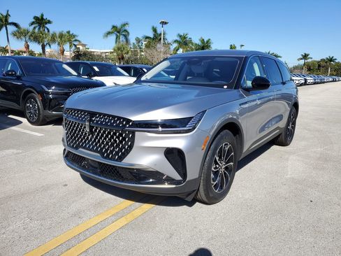 New 2026 Lincoln Nautilus Premier AWD/4WD image 2