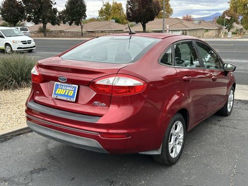 Used 2014 Ford Fiesta SE image 3