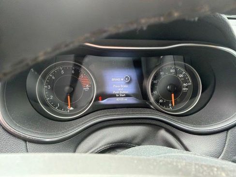 Used 2022 Jeep Cherokee Limited w/ Elite Package AWD/4WD image 35