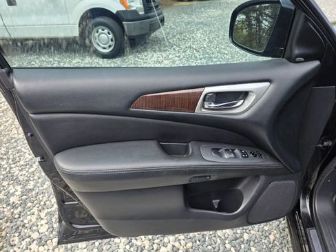 Used 2015 Nissan Pathfinder Platinum image 9