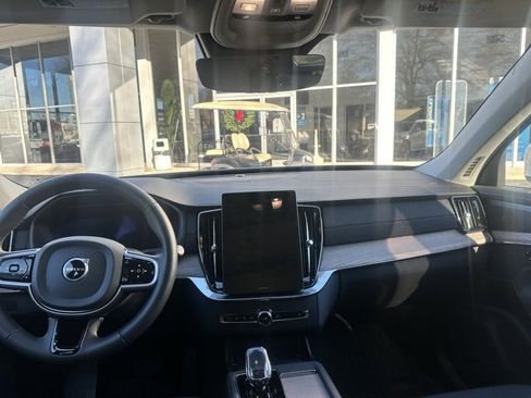 Used 2025 Volvo XC90 B6 Plus w/ Protection Package Premier image 7