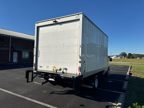 Used 2021 Ford E-350 and Econoline 350 Super Duty w/ Power Windows & Locks Group image 7