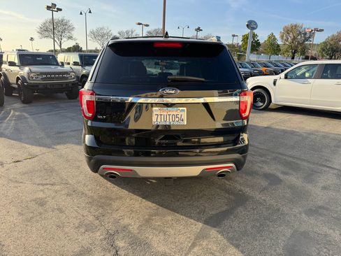 Used 2016 Ford Explorer XLT w/ Equipment Group 202A image 6