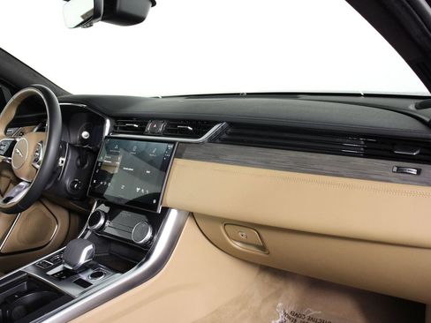 Used 2023 Jaguar XF SE RWD image 22