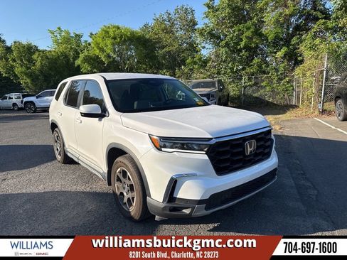 Used 2025 Honda Pilot EX-L image 1