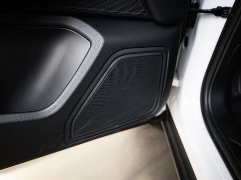 Certified 2023 Porsche Macan AWD/4WD image 21