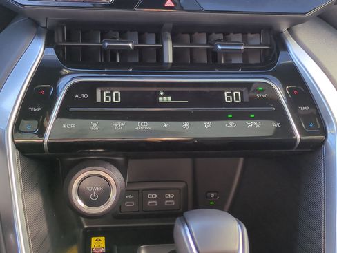 Used 2024 Toyota Venza Nightshade image 24