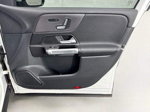 Certified 2023 Mercedes-Benz GLB 250 image 23