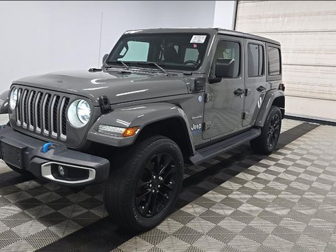 Used 2022 Jeep Wrangler Unlimited Sahara AWD/4WD image 1