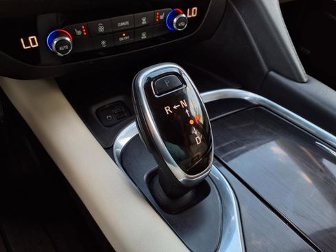 Used 2020 Buick Enclave Essence w/ Sound and Sites Package image 10