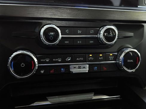 Used 2023 Ford F250 Lariat w/ Lariat Ultimate Package AWD/4WD image 19