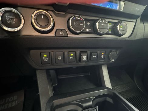 Used 2023 Toyota Tacoma TRD Off-Road AWD/4WD image 21