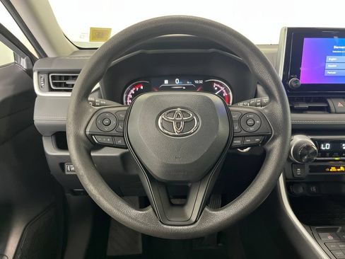 Used 2024 Toyota RAV4 XLE AWD/4WD image 6