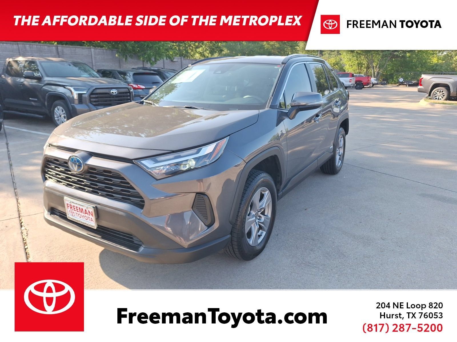 Used 2024 Toyota RAV4 XLE AWD/4WD image 1