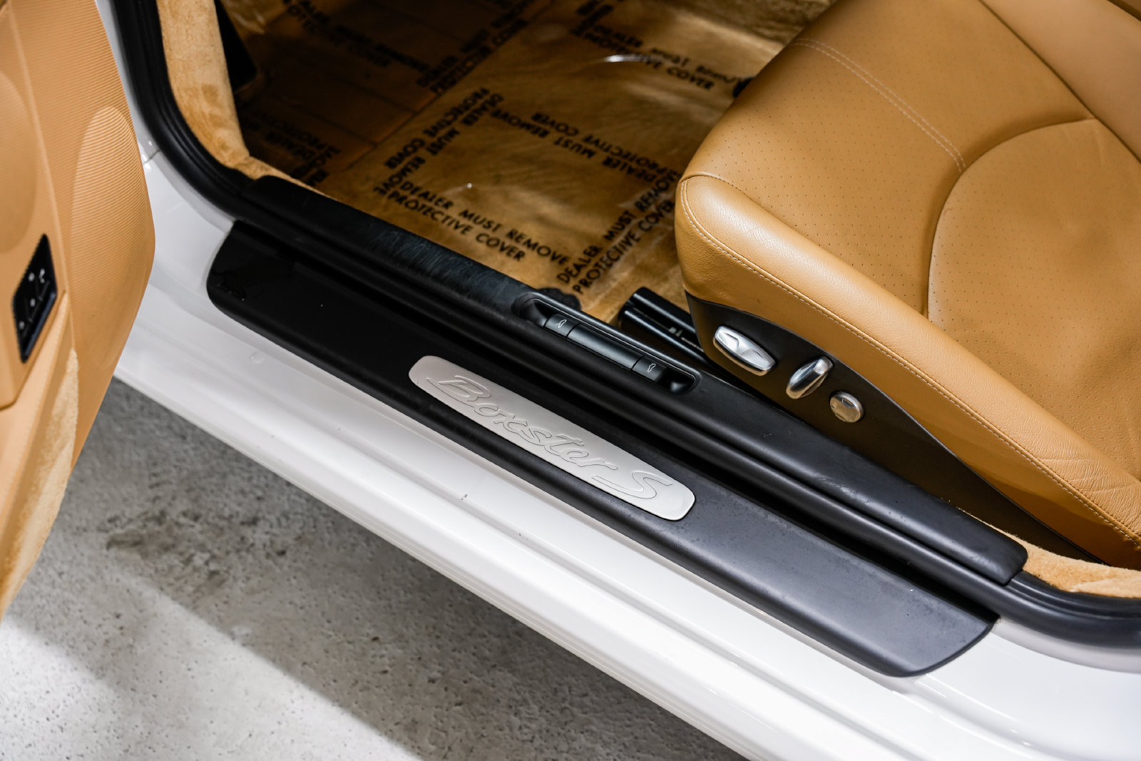 Used 2010 Porsche Boxster S RWD image 17