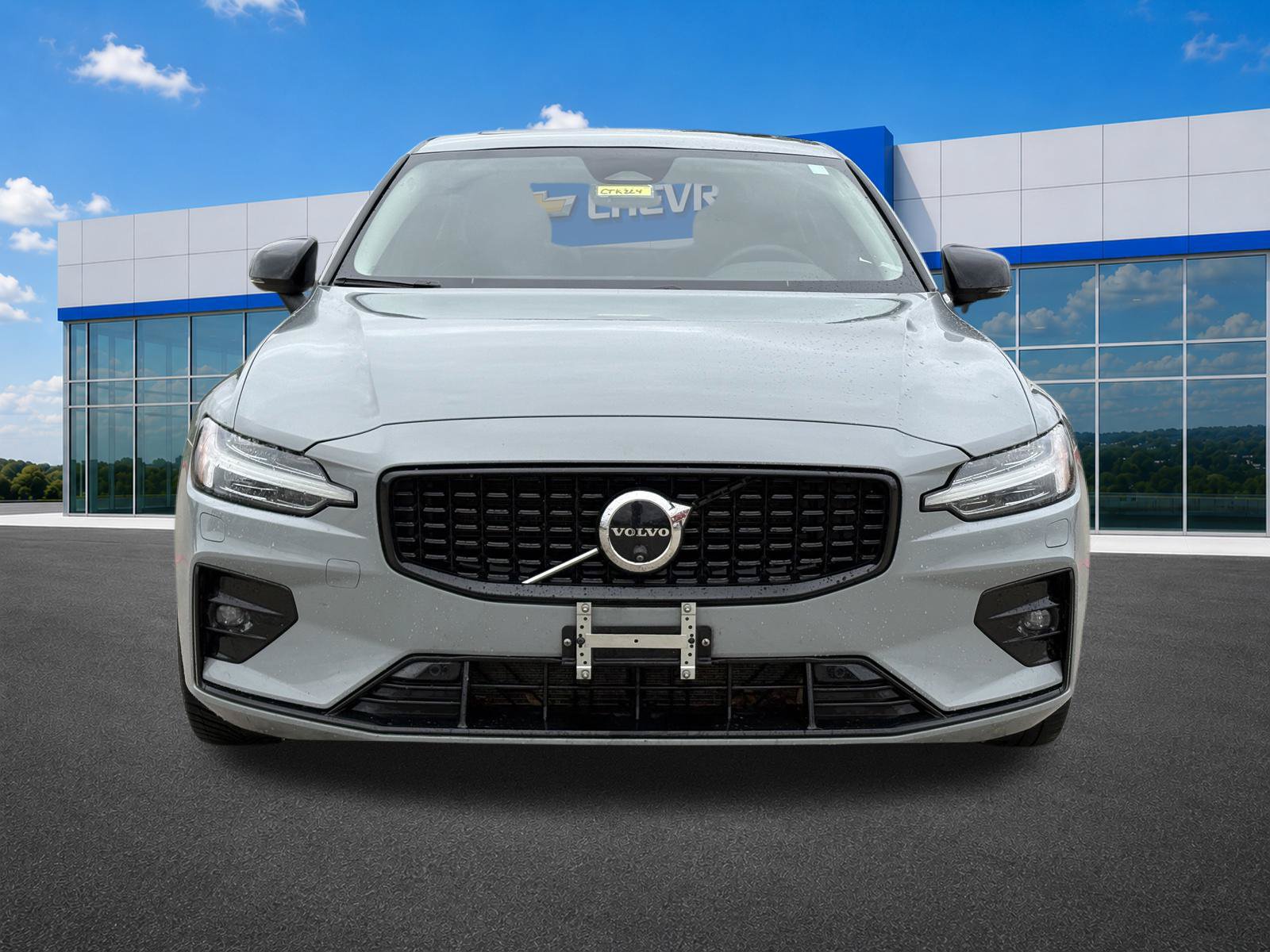 Used 2024 Volvo S60 B5 Plus FWD image 2