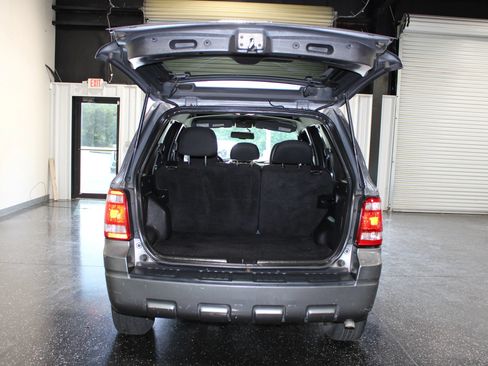 Used 2010 Ford Escape XLT FWD image 28