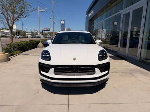 Used 2023 Porsche Macan image 15