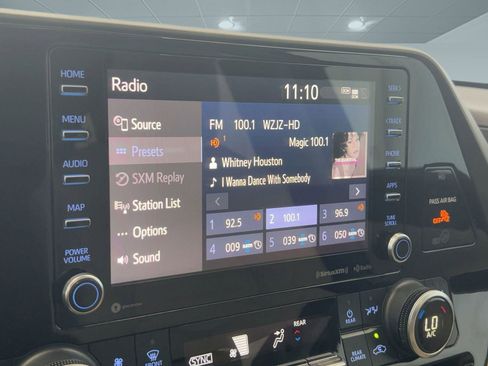 Used 2020 Toyota Highlander XLE image 23