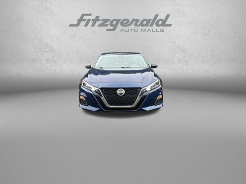 Used 2021 Nissan Altima 2.5 SR FWD image 2