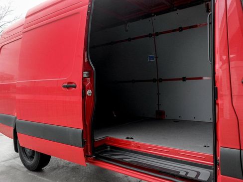 Used 2026 Mercedes-Benz Sprinter 2500 image 10