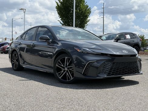 Used 2025 Toyota Camry XSE FWD image 2