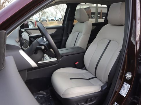 Certified 2024 MAZDA CX-90 Plug-In Hybrid w/ Premium Plus image 8