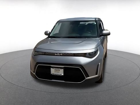 Used 2025 Kia Soul LX w/ LX Technology Package FWD image 7