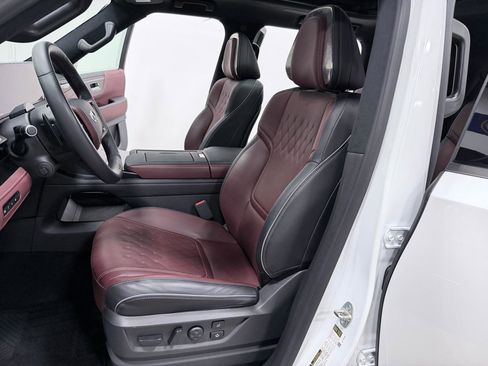 Used 2025 INFINITI QX80 Autograph w/ Premium Cargo Package AWD/4WD image 32