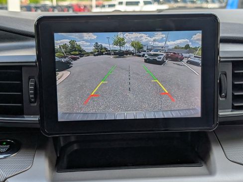Certified 2021 Ford Explorer XLT w/ Equipment Group 202A AWD/4WD image 32