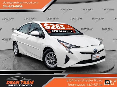 Used 2017 Toyota Prius Four w/ Premium Convenience Package FWD image 1