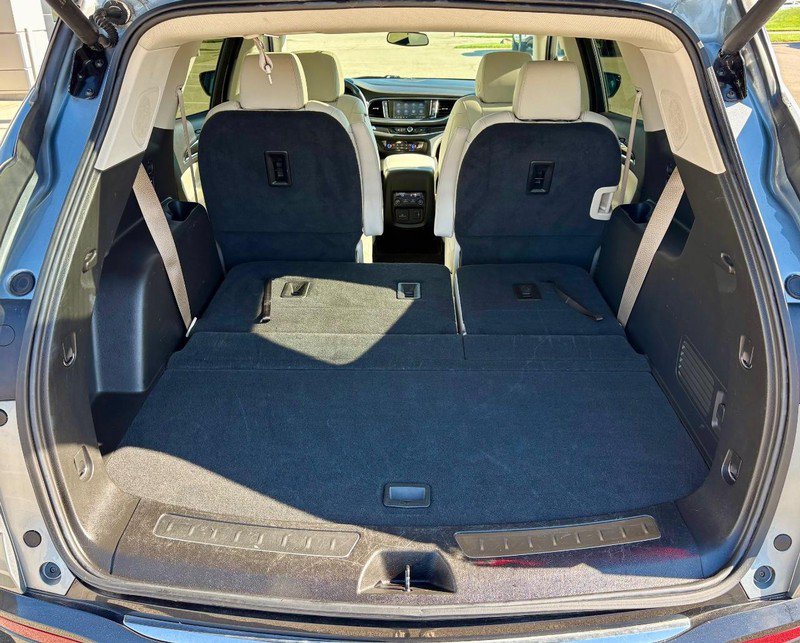 Used 2023 Buick Enclave Essence w/ Experience Buick Package FWD image 6