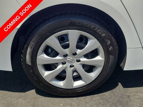 Used 2022 Toyota Corolla LE w/ Carpet Mat Package (TMS) FWD image 8